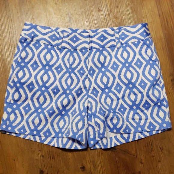 Vineyard vines blue white patterned shorts - Picture 1 of 5